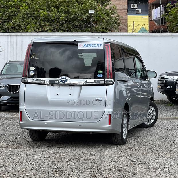 Toyota Voxy Hybrid V 2WD 7-Seater 2020 Silver
