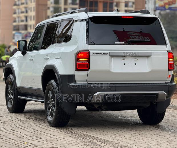 Toyota Land Cruiser LC250 2024