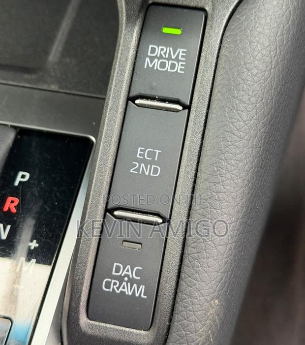 Toyota Land Cruiser LC250 2024