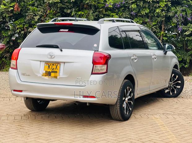 Toyota Corolla Fielder 2013 Silver