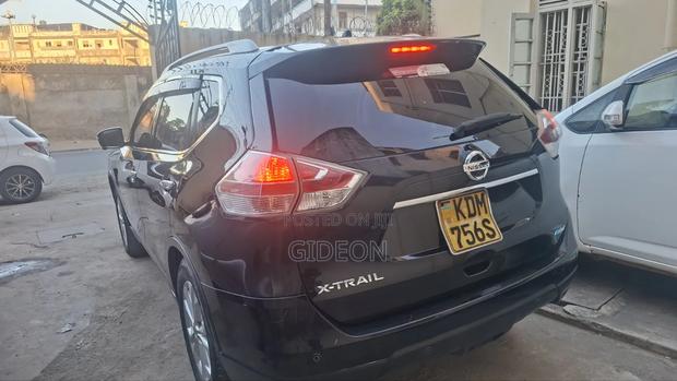 Nissan X-Trail 2.0 Petrol FWD 2016 Black