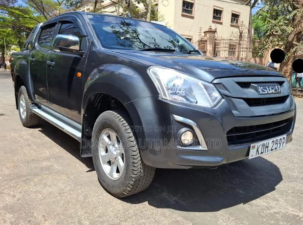 Isuzu D-MAX 2022 Gray