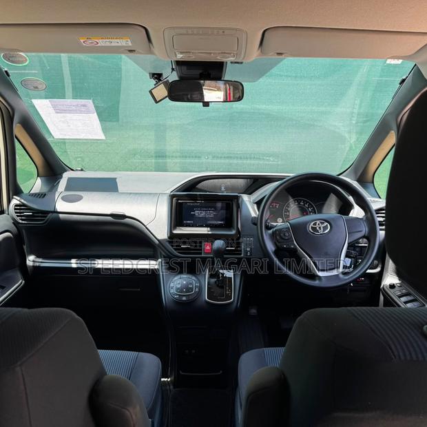 Toyota Noah 2020 Silver