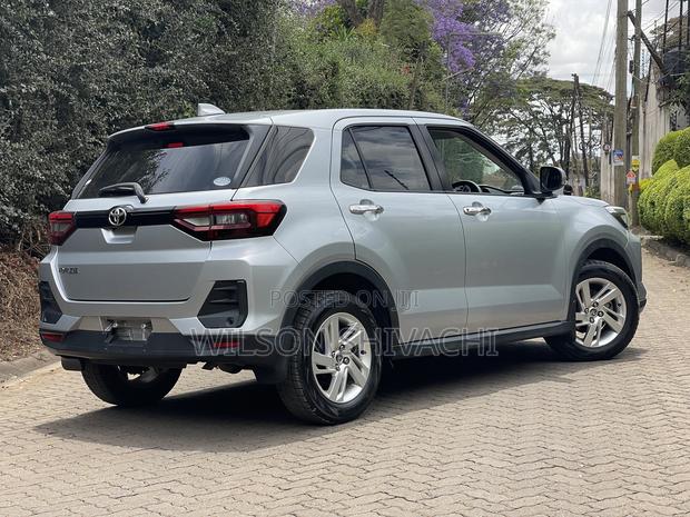 Toyota Raize 2019 Silver