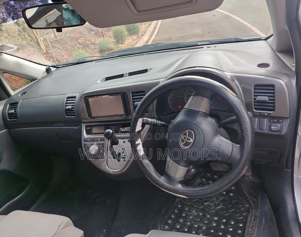 Toyota Wish 2009 Silver