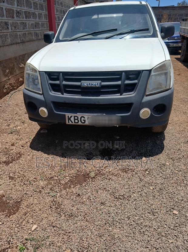 Isuzu D-MAX 2014 White