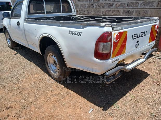 Isuzu D-MAX 2014 White