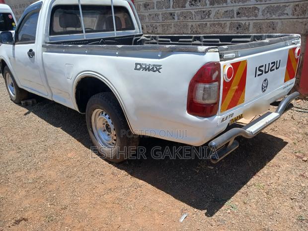 Isuzu D-MAX 2014 White