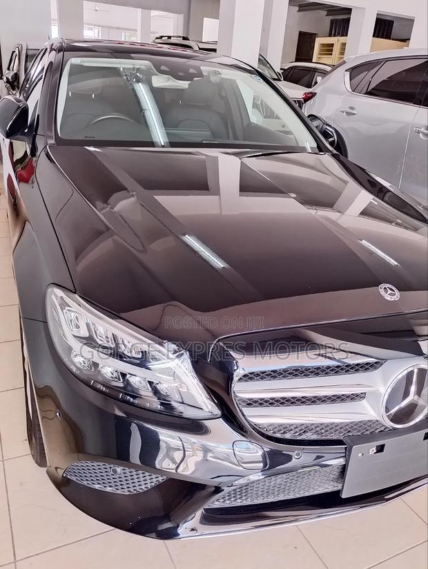 Mercedes-Benz C180 2018 Black