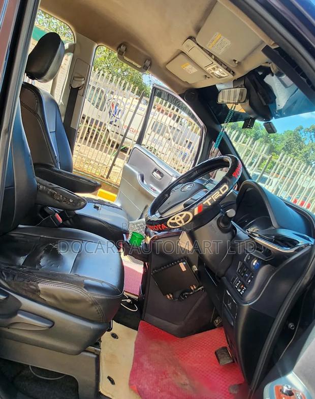 Toyota Noah 2016 Burgundy