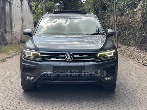 Volkswagen Tiguan 2019 Gray
