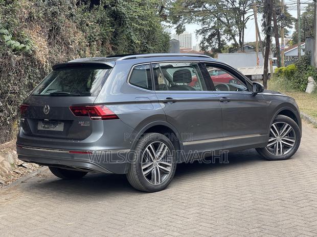 Volkswagen Tiguan 2019 Gray