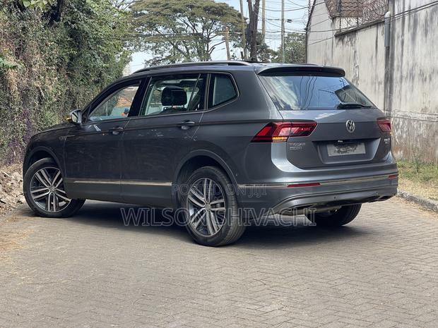 Volkswagen Tiguan 2019 Gray