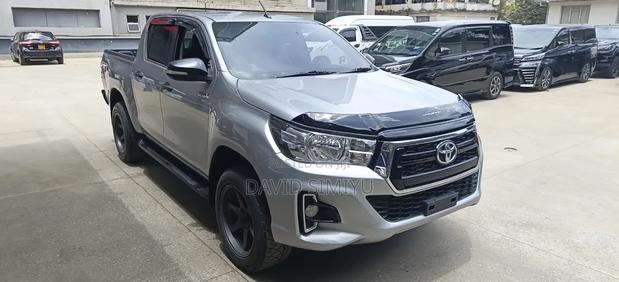 Toyota Hilux 2019 Silver
