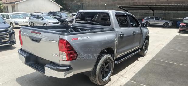Toyota Hilux 2019 Silver