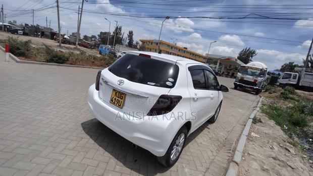 Toyota Vitz 2015 Silver