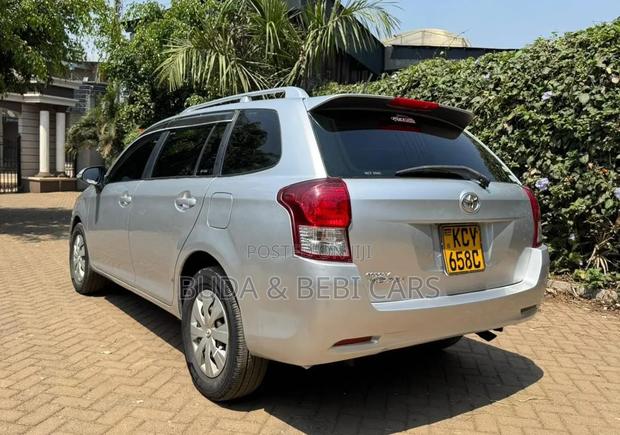 Toyota Corolla Fielder 2012 Silver