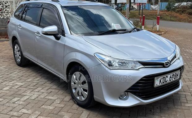 Toyota Corolla Fielder 2015 Silver