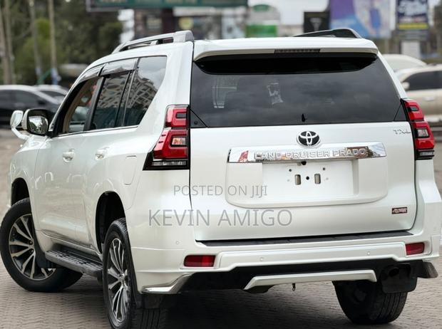 Toyota Land Cruiser Prado 2.8 2021 White