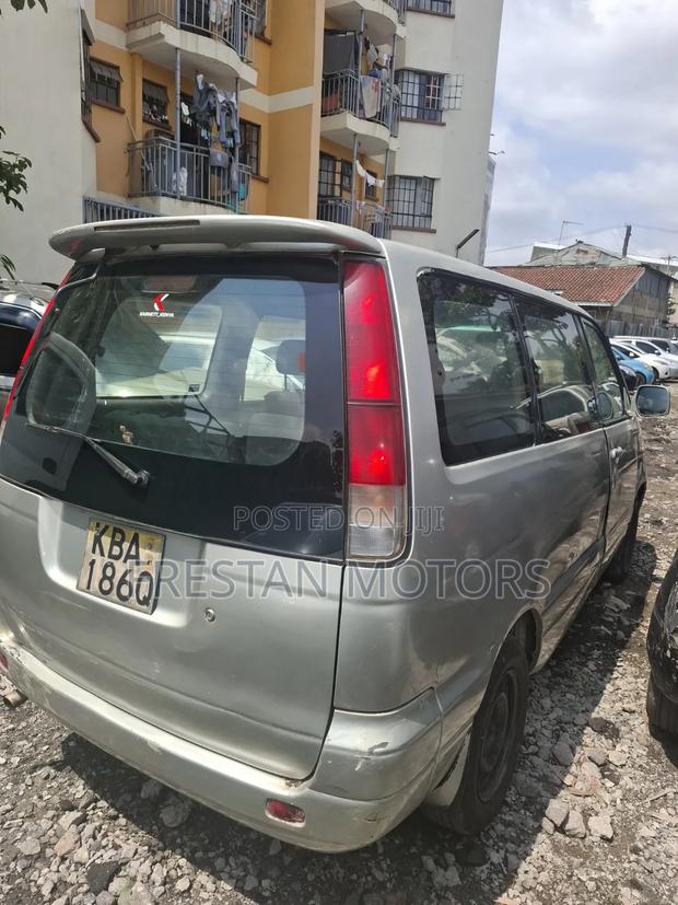 Toyota Noah 2001 Silver
