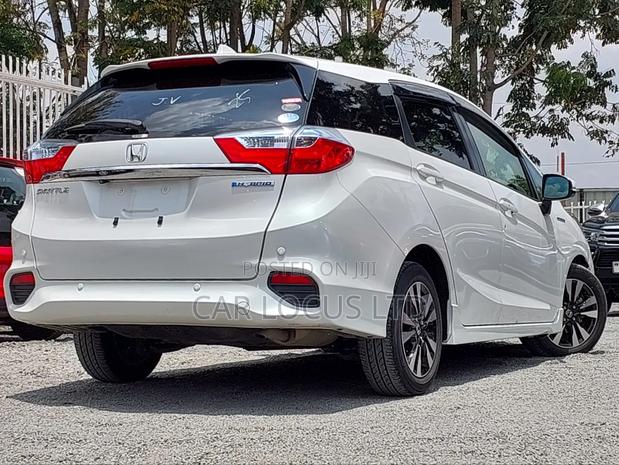 Honda Fit Shuttle 2019 Pearl