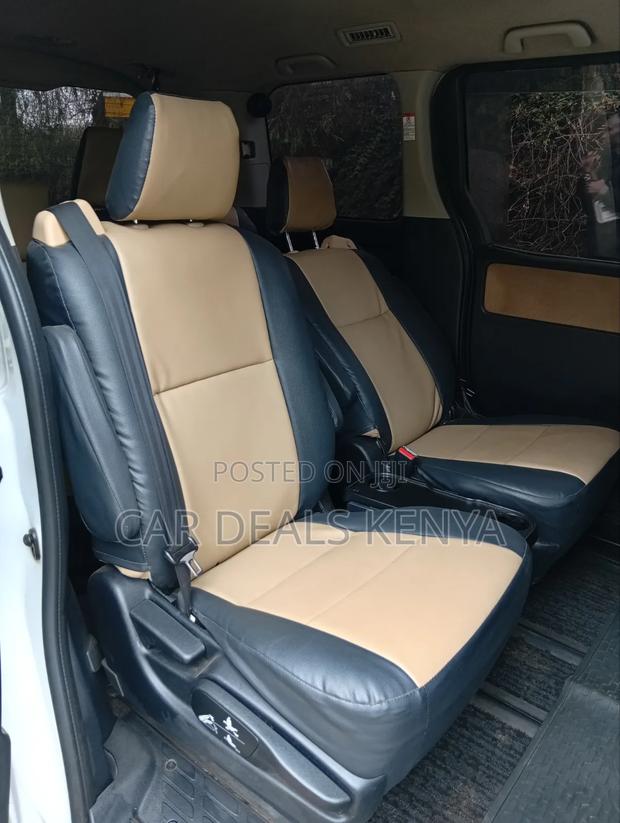 Toyota Noah 2.0 FWD (8 Seater) 2014 White