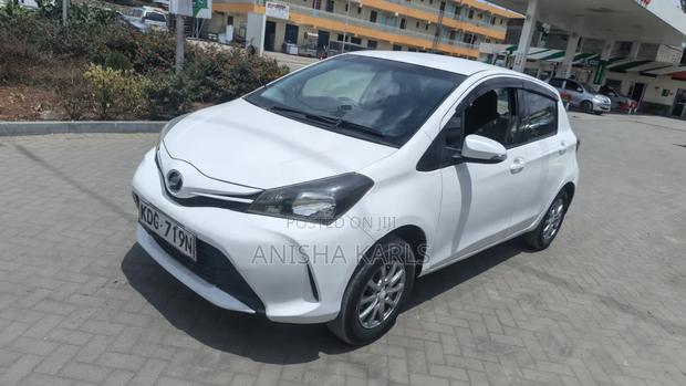 Toyota Vitz 2015 White