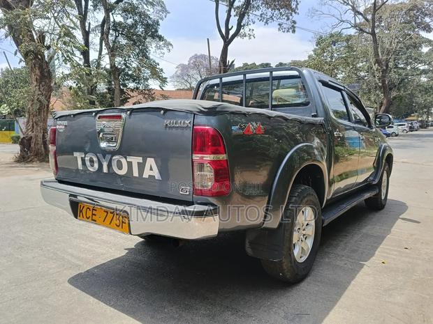 Toyota Hilux 3.0 D-4D Double Cab 2008 Gray