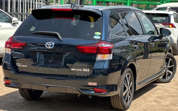 Toyota Corolla Fielder 1.5 Hybrid FWD 2019 Black