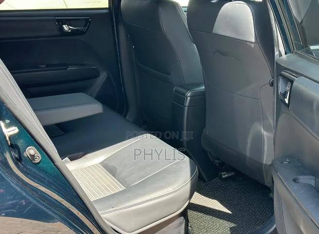 Toyota Corolla Fielder 1.5 Hybrid FWD 2019 Black
