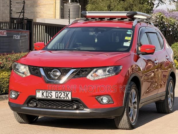 Nissan X-Trail 2.0 Petrol AWD 2017 Red