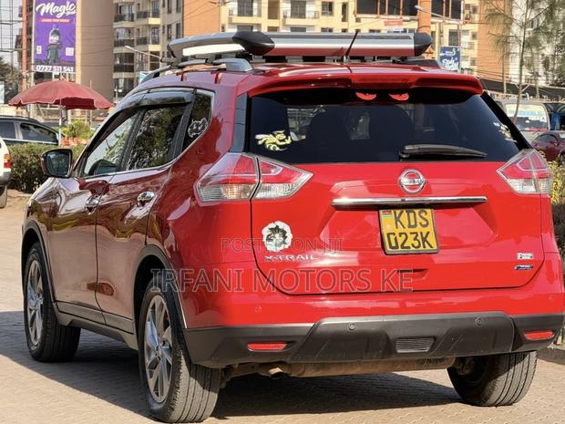 Nissan X-Trail 2.0 Petrol AWD 2017 Red