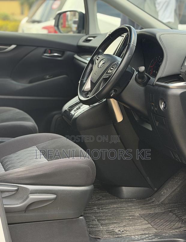 Toyota Alphard 2.5 Petrol FWD 2019 Pearl