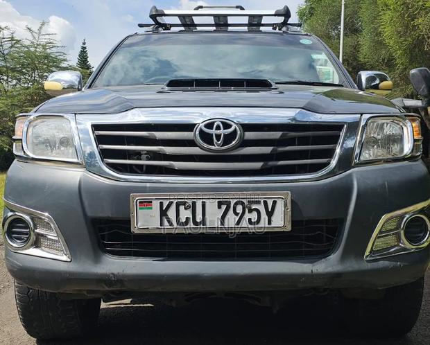 Toyota Hilux 2013