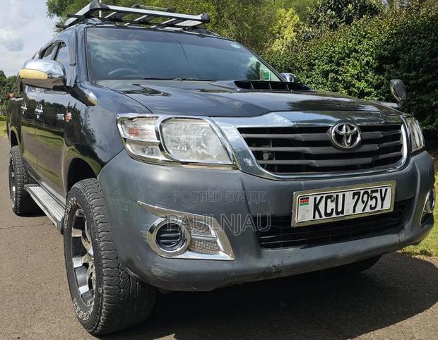 Toyota Hilux 2013