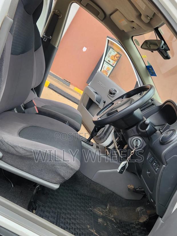 Nissan Advan 2014 White