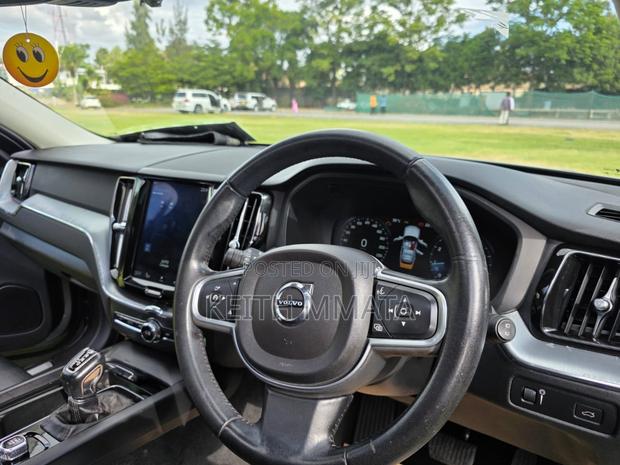 Volvo XC60 T5 R-Design AWD 2018 Gray