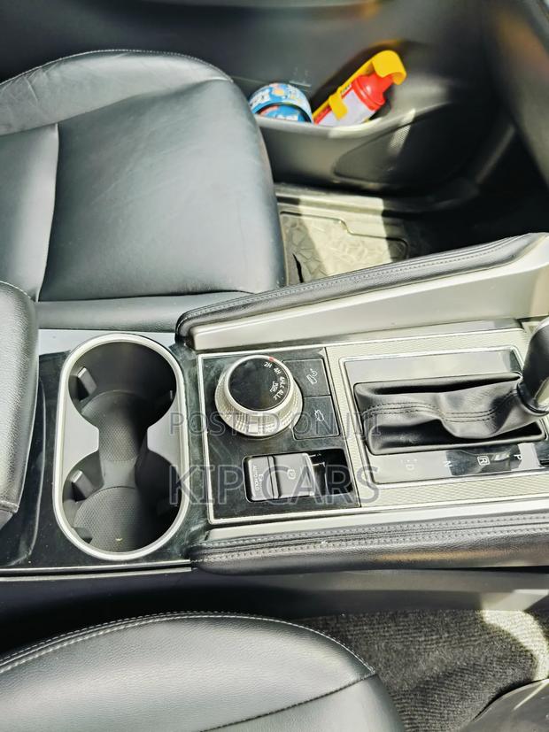 Mitsubishi Pajero Sport 2022 White