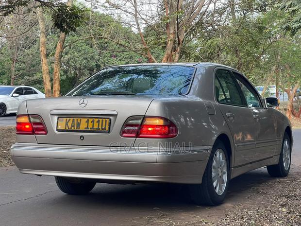 Mercedes-Benz 220E 1999