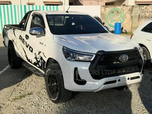 Toyota Hilux 2020 Off white