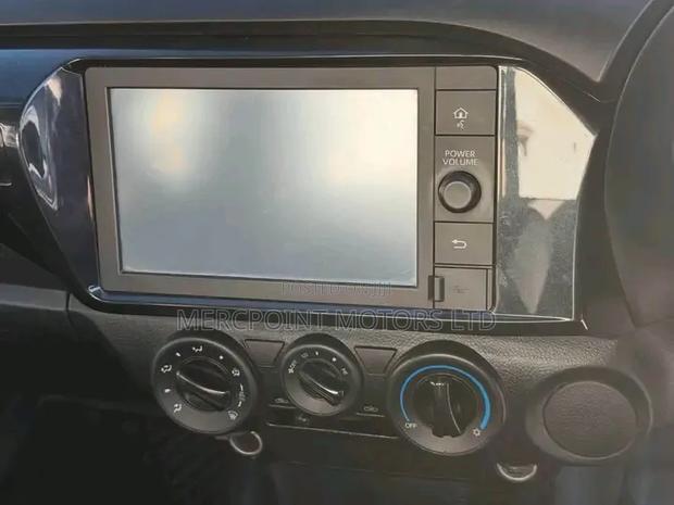 Toyota Hilux 2020 Off white