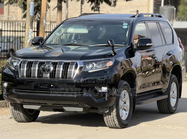 Toyota Land Cruiser Prado 2.8 2021 Matt Black