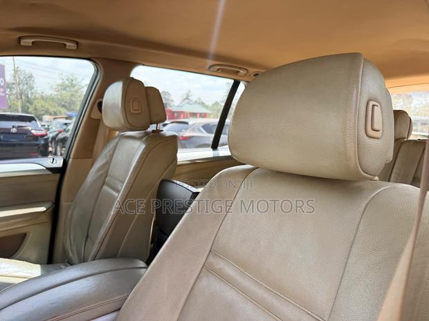 BMW X5 M 2010 Gold