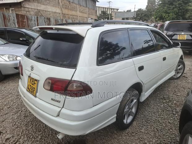 Toyota Caldina 2002 White