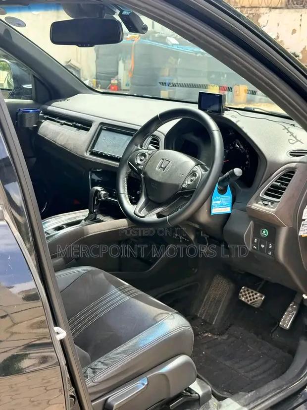 Honda Vezel 2020 Matt Black