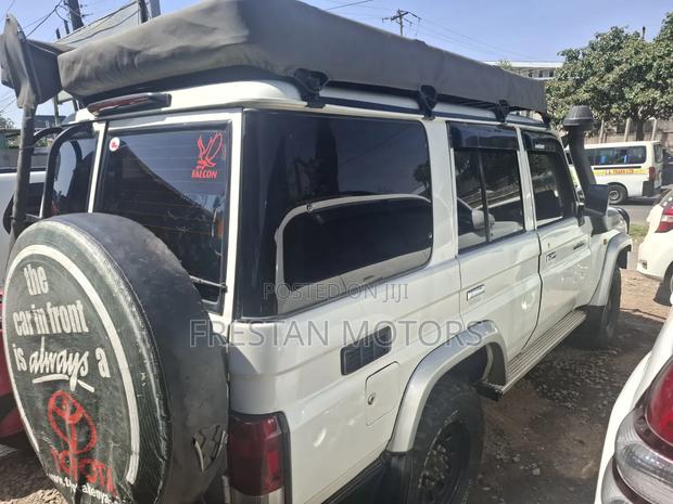 Toyota Land Cruiser 2012 White