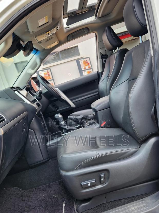 Toyota Land Cruiser Prado 2018 White