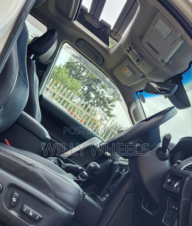 Toyota Land Cruiser Prado 2018 White