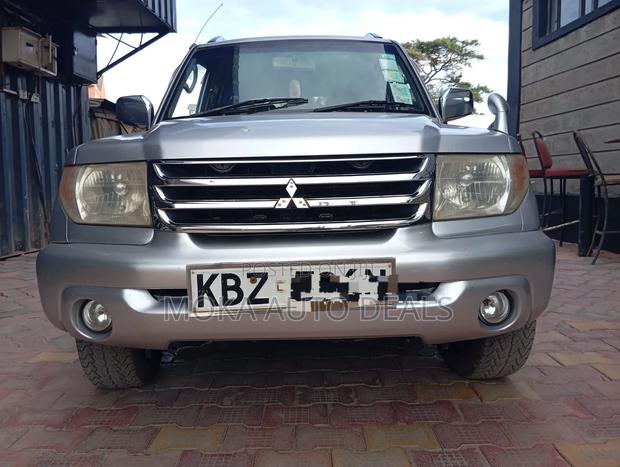 Mitsubishi Pajero IO 2007 Silver