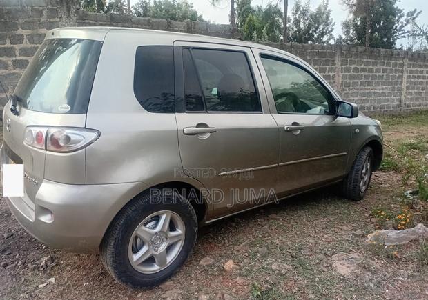 Mazda Demio 2007 Gold